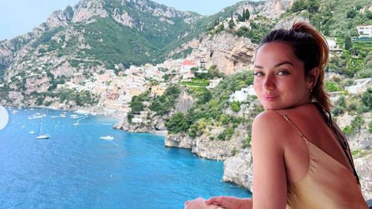 Ana de Armas revoluciona las redes con sus fotos en bikini en Italia