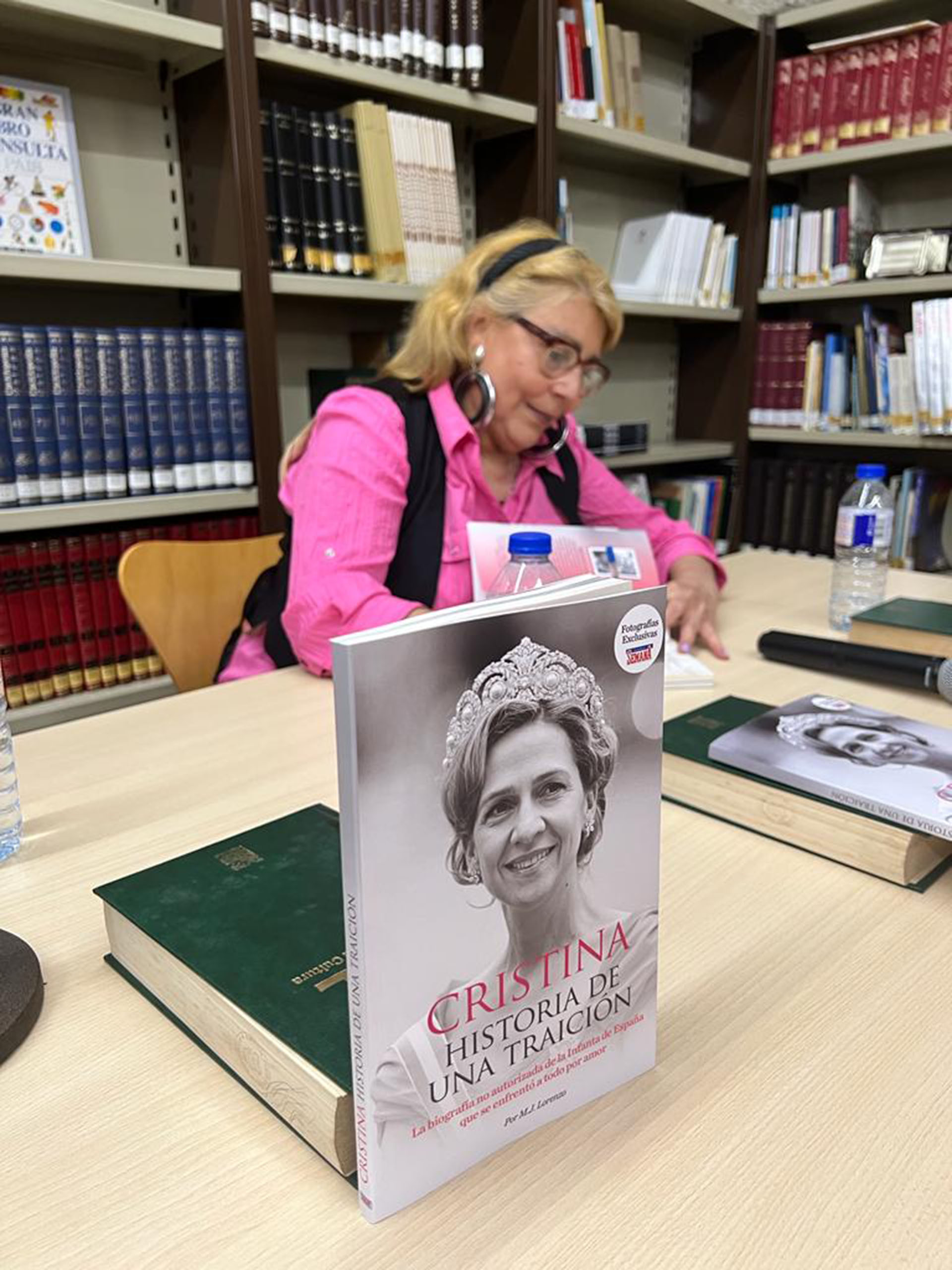 Hablamos con la autora de la biografía no autorizada de la Infanta Cristina