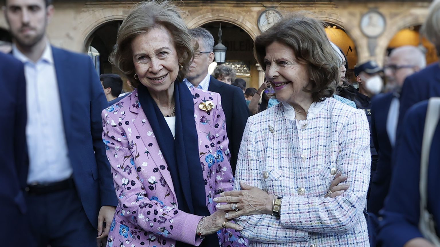 La Reina Sofía se lleva de marcha a Silvia de Suecia en Salamanca