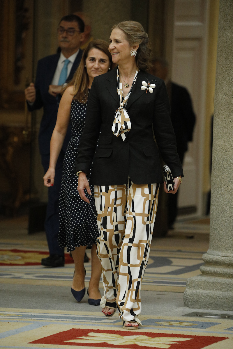 La Infanta Elena se pone elegante en su 'regreso oficial' como representante de Casa Real