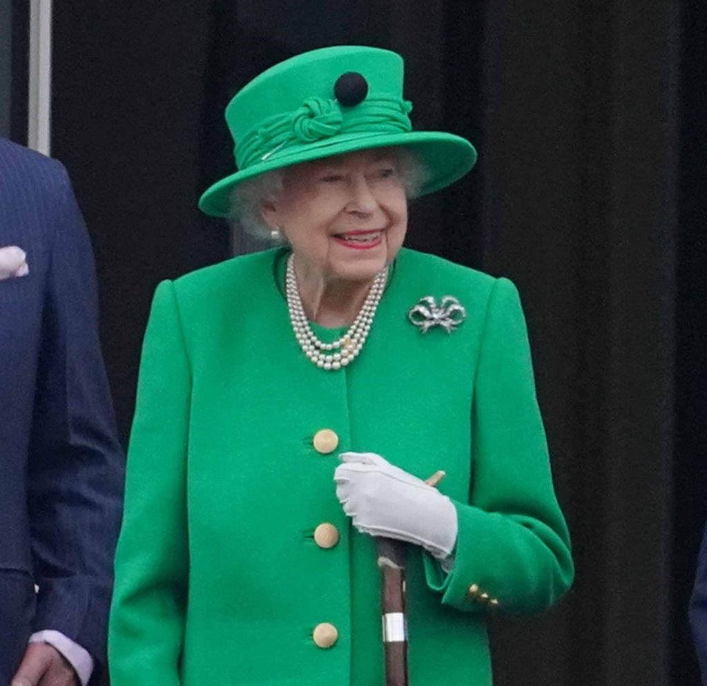 La reina Isabel II corona su Jubileo de Platino desde Buckingham