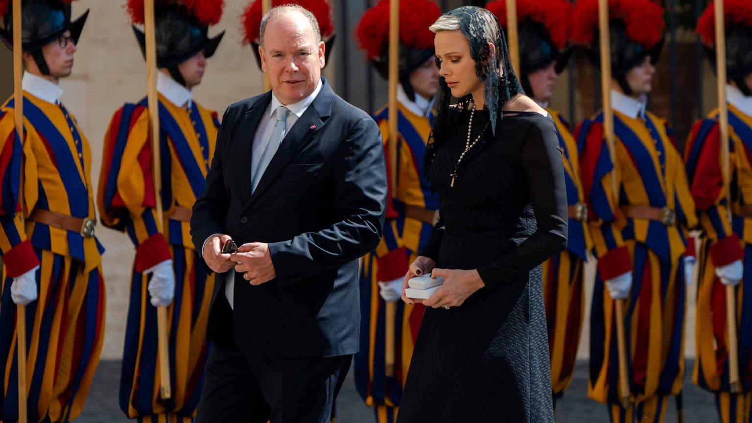 La princesa Charlène de Mónaco renuncia ante el papa a su exclusivo privilegio