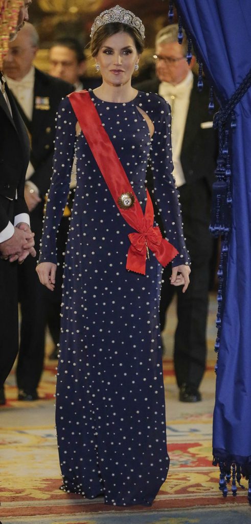 La Reina Letizia recupera su vestido de organza más dulce en los Premios Nacionales de Cultura