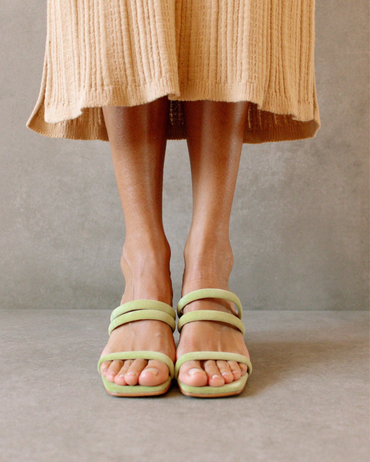 indiana-mint-sandals-alohas-495878-900x
