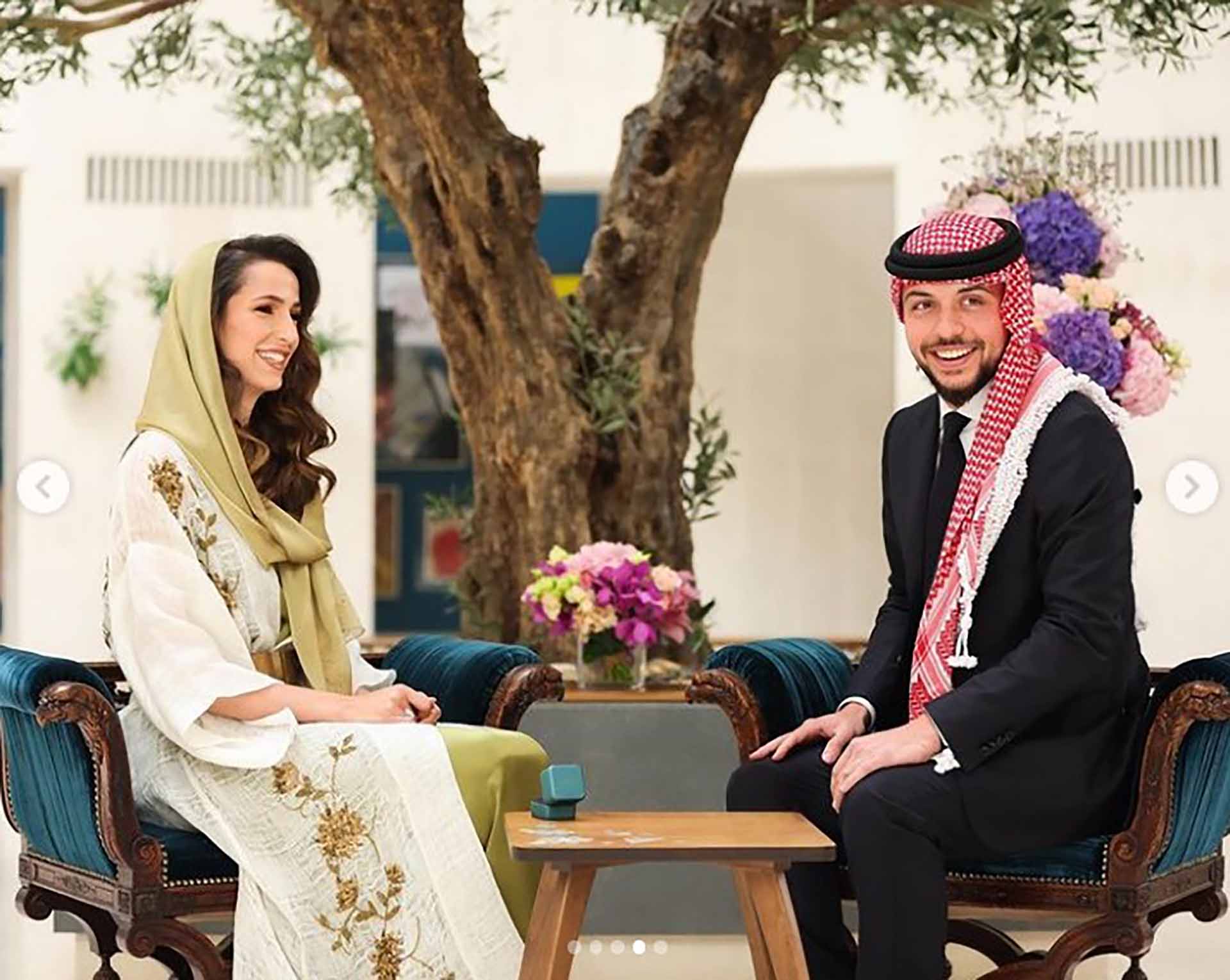 Rania de Jordania anuncia el compromiso de su hijo mayor, el príncipe Hussein