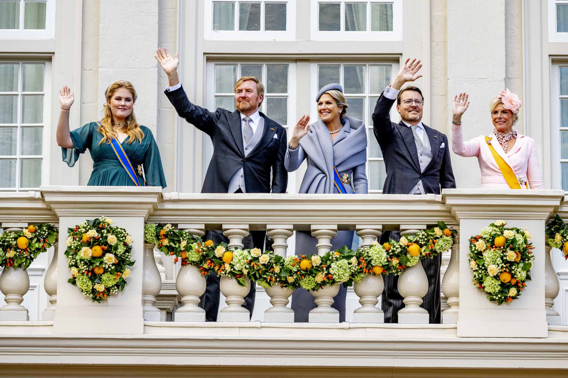 Amalia de Holanda, deslumbrante en el Día del Príncipe en carroza y con joyas históricas