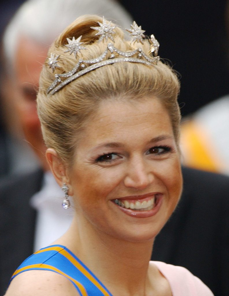 Amalia de Holanda lleva el casquete con las estrellas de diamantes más queridas por su madre