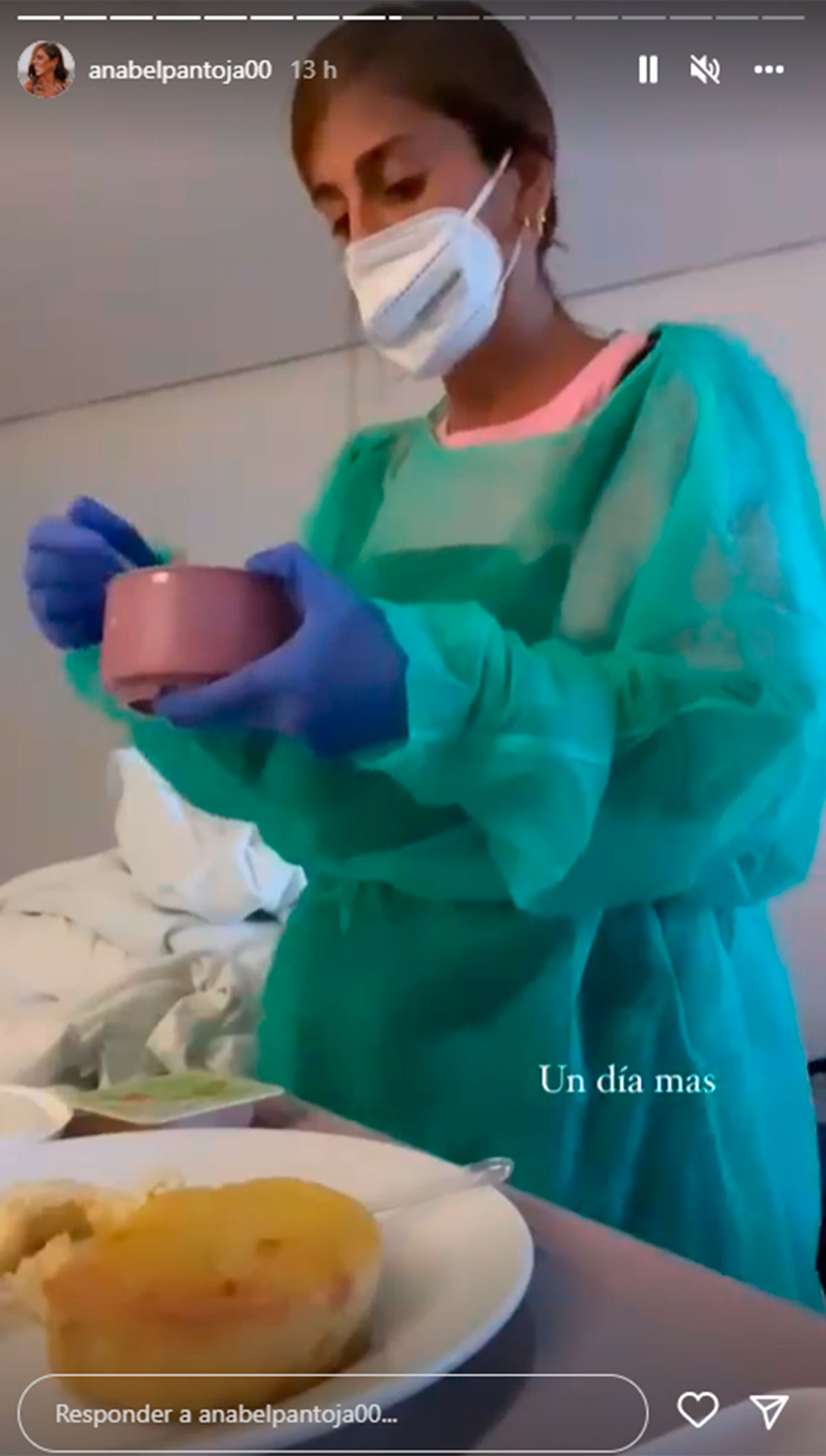 Anabel Pantoja desconecta del hospital con una cita de amigos (con Raquel Bollo incluida) en Sevilla