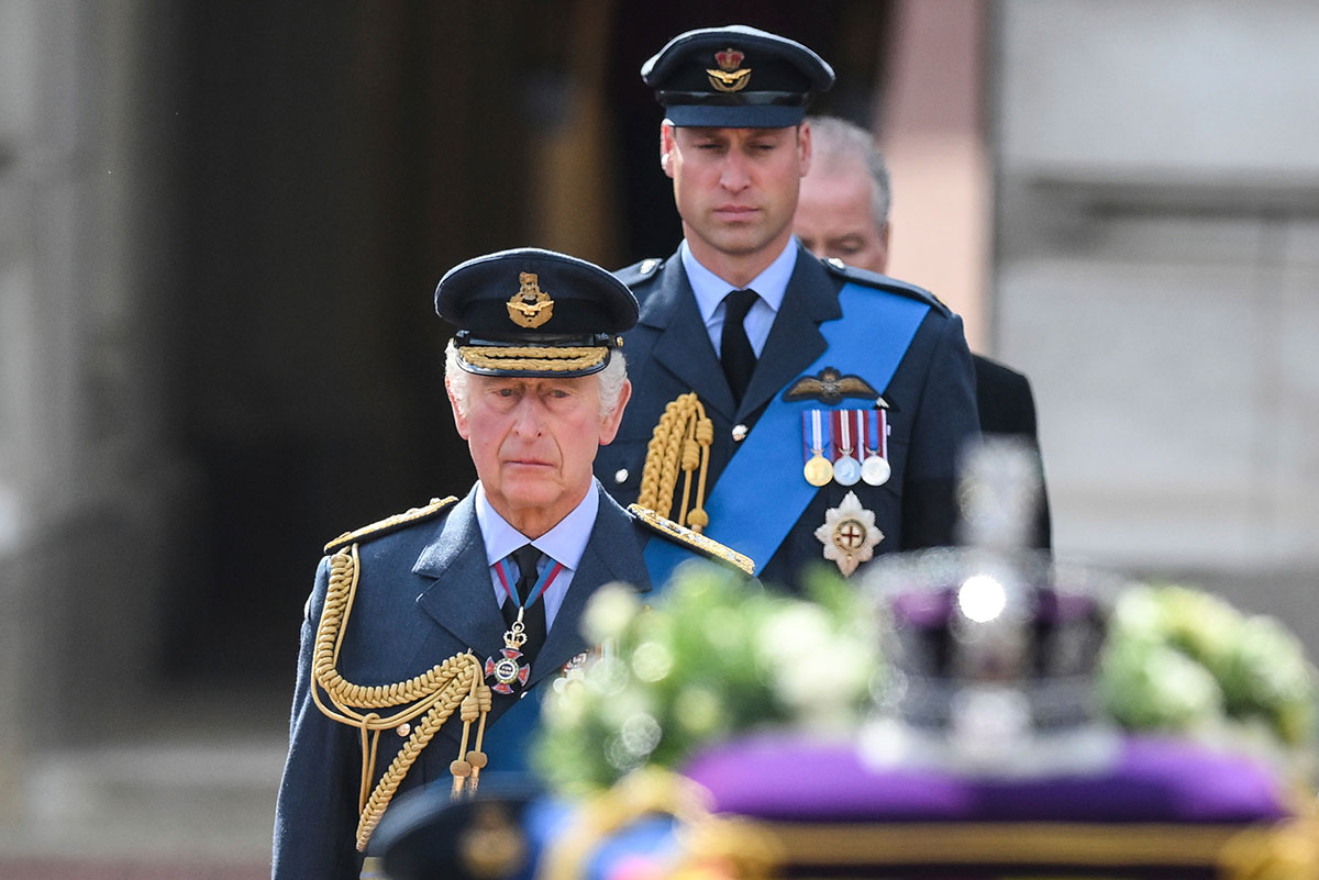 La reina Isabel II ya está en la Abadía de Westminster: así ha sido el cortejo fúnebre desde el Palacio de Buckingham