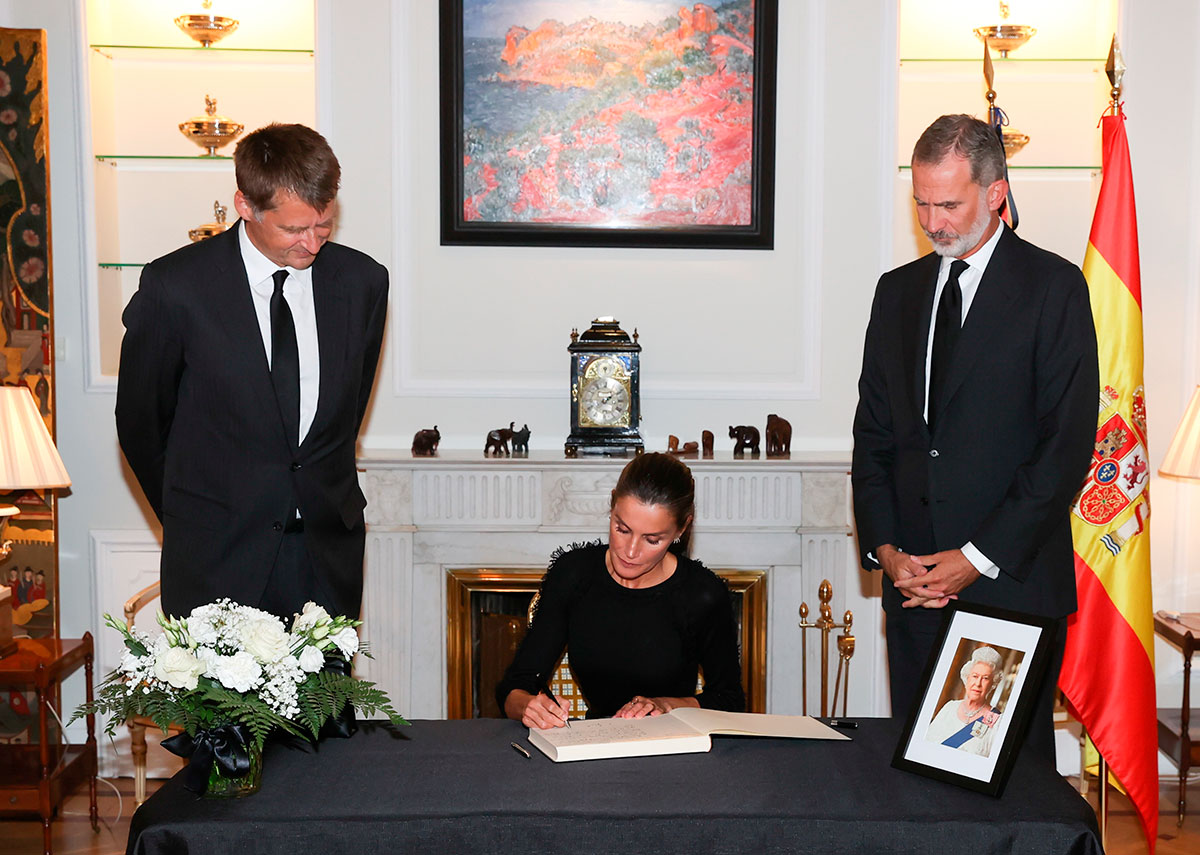 Los Reyes Felipe y Letizia confirman su asistencia al funeral de Estado por la reina Isabel II