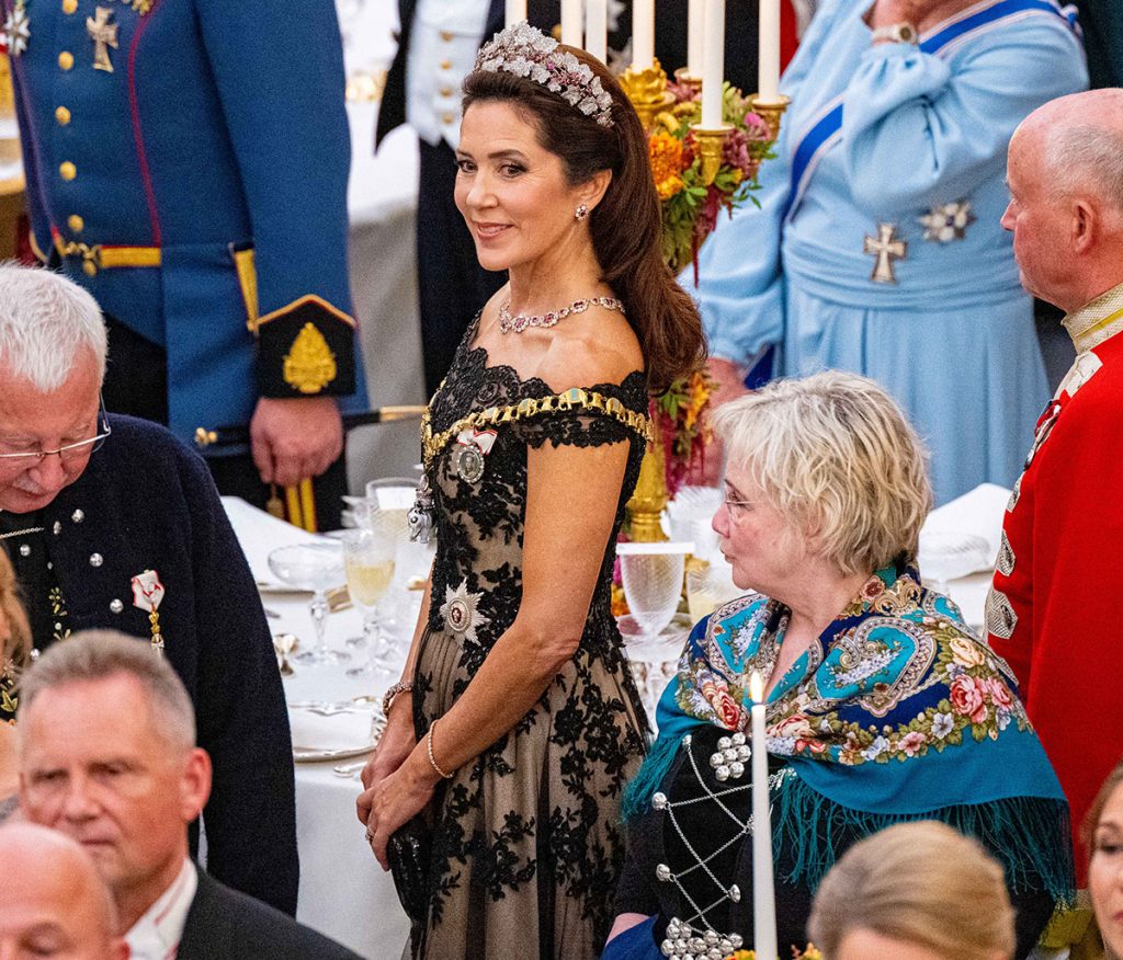 Margarita de Dinamarca celebra sus 50 años en el trono bajo el duelo por Isabel II
