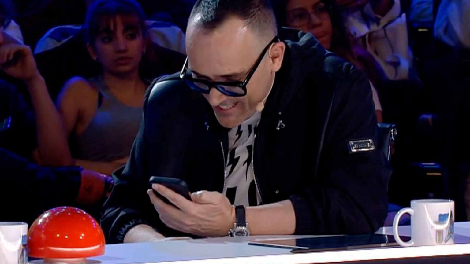 Risto Mejide se derrite con la llamada sorpresa de su hija Roma y Laura Escanes en ‘Got Talent’