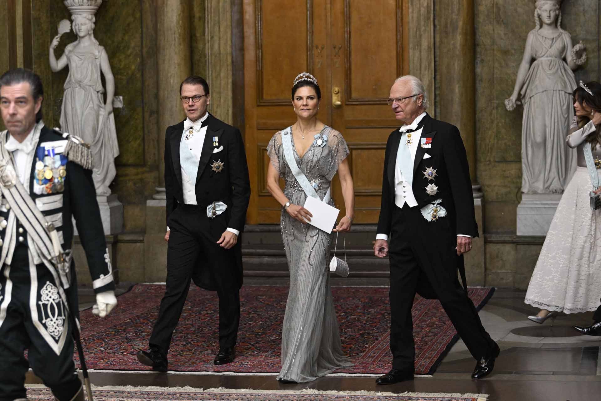 Las princesas Victoria y Sofía de Suecia presumen de tiaras y joyas en el Palacio Real de Estocolmo