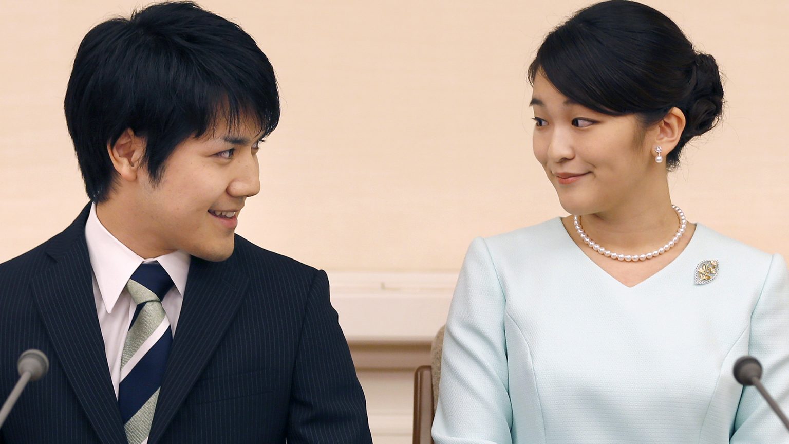 El marido de Mako de Japón aprueba (a la tercera) su examen de Derecho