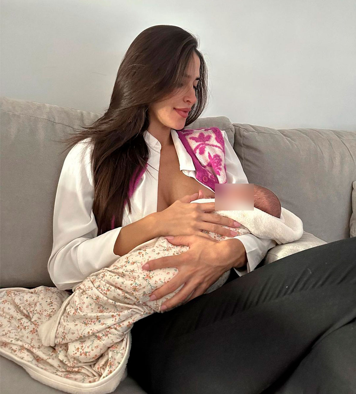 Lidia Torrent estalla contra los que la critican por volver al trabajo 12 días después de dar a luz