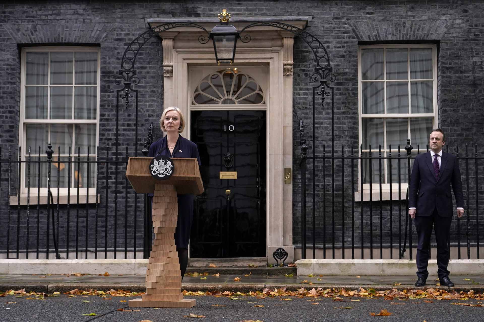 Liz Truss anuncia al rey Carlos III su dimisión tras 44 días como primera ministra del Reino Unido