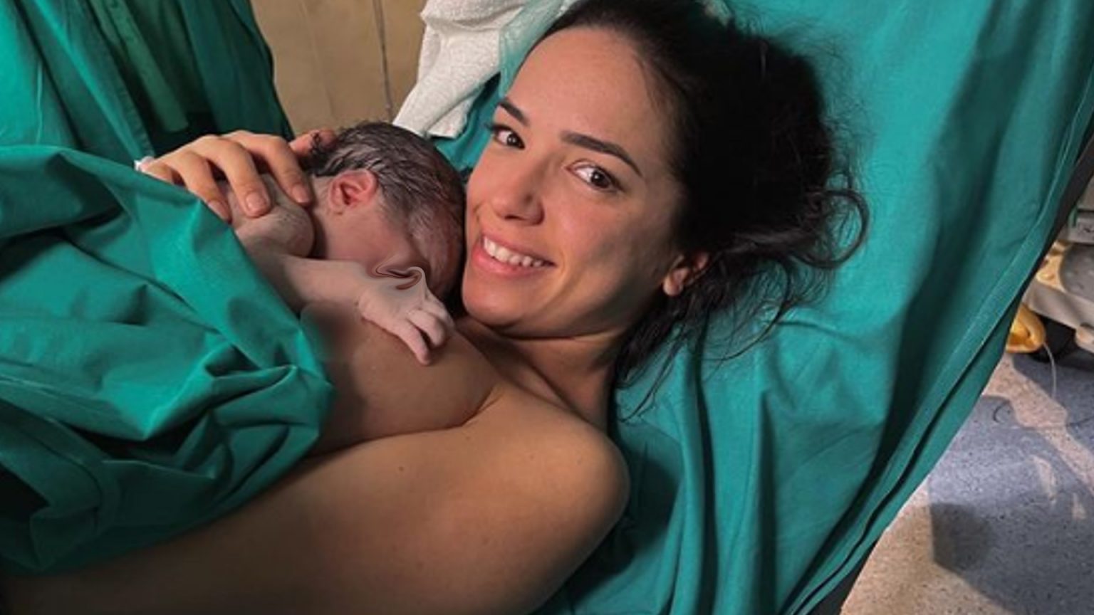 Lucía Sánchez muestra el momento más impactante de su parto cargado de emociones
