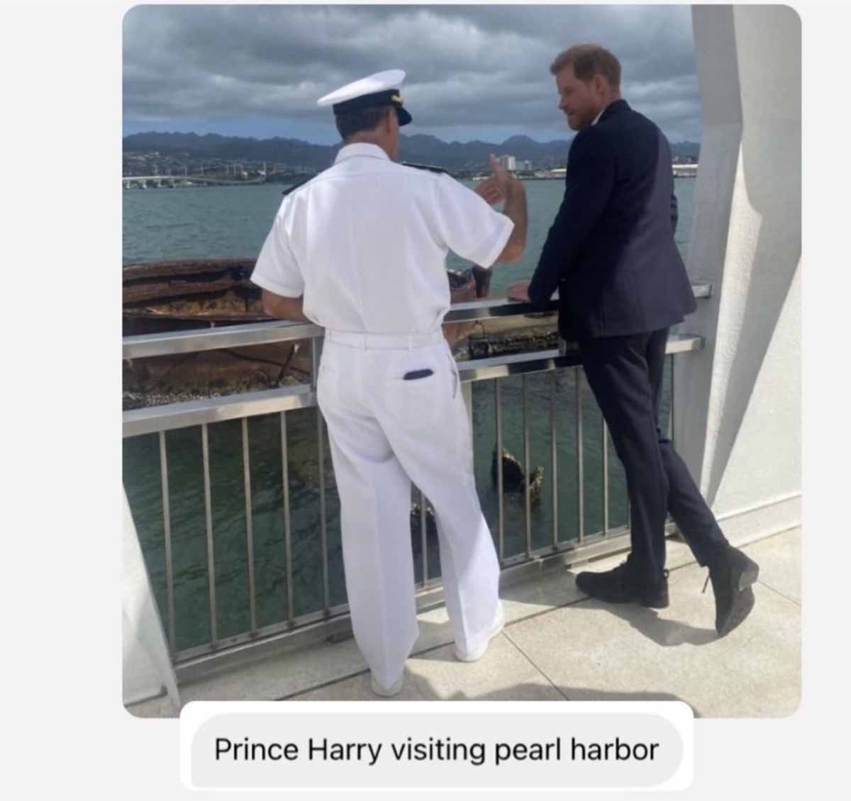 El Príncipe Harry roba el protagonismo al Rey Carlos III en su visita a Pearl Harbor