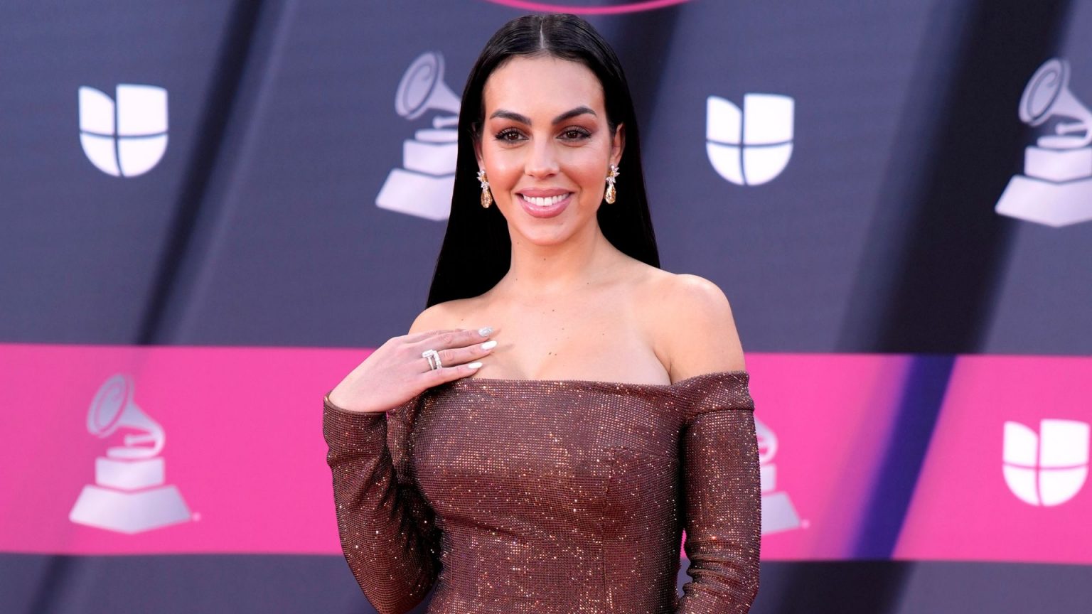 De Georgina Rodríguez a Rosalía: errores y aciertos en la alfombra roja de los Grammy Latinos 2022