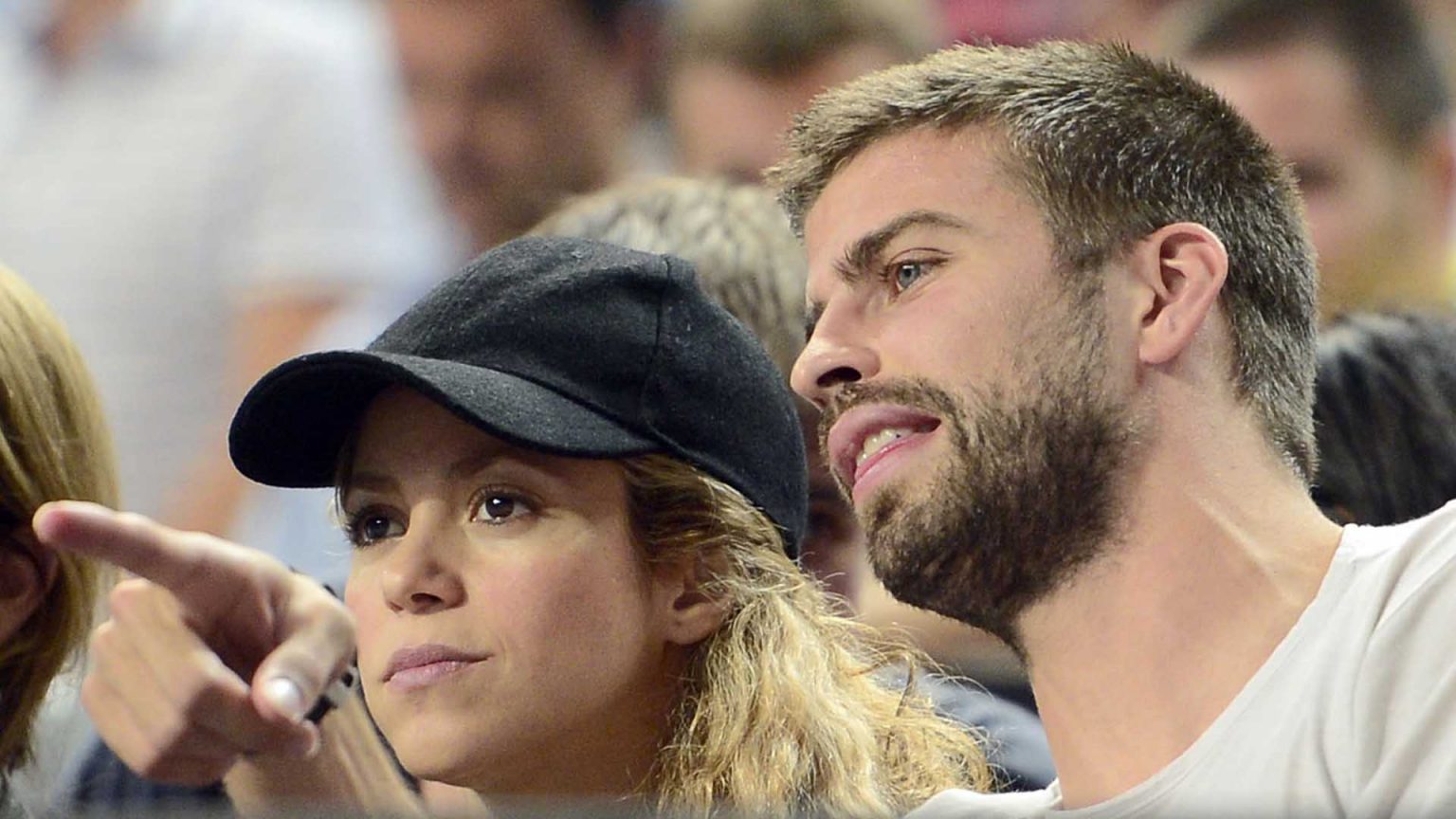Shakira, cabreada con Piqué por dejar a sus hijos a terceras personas