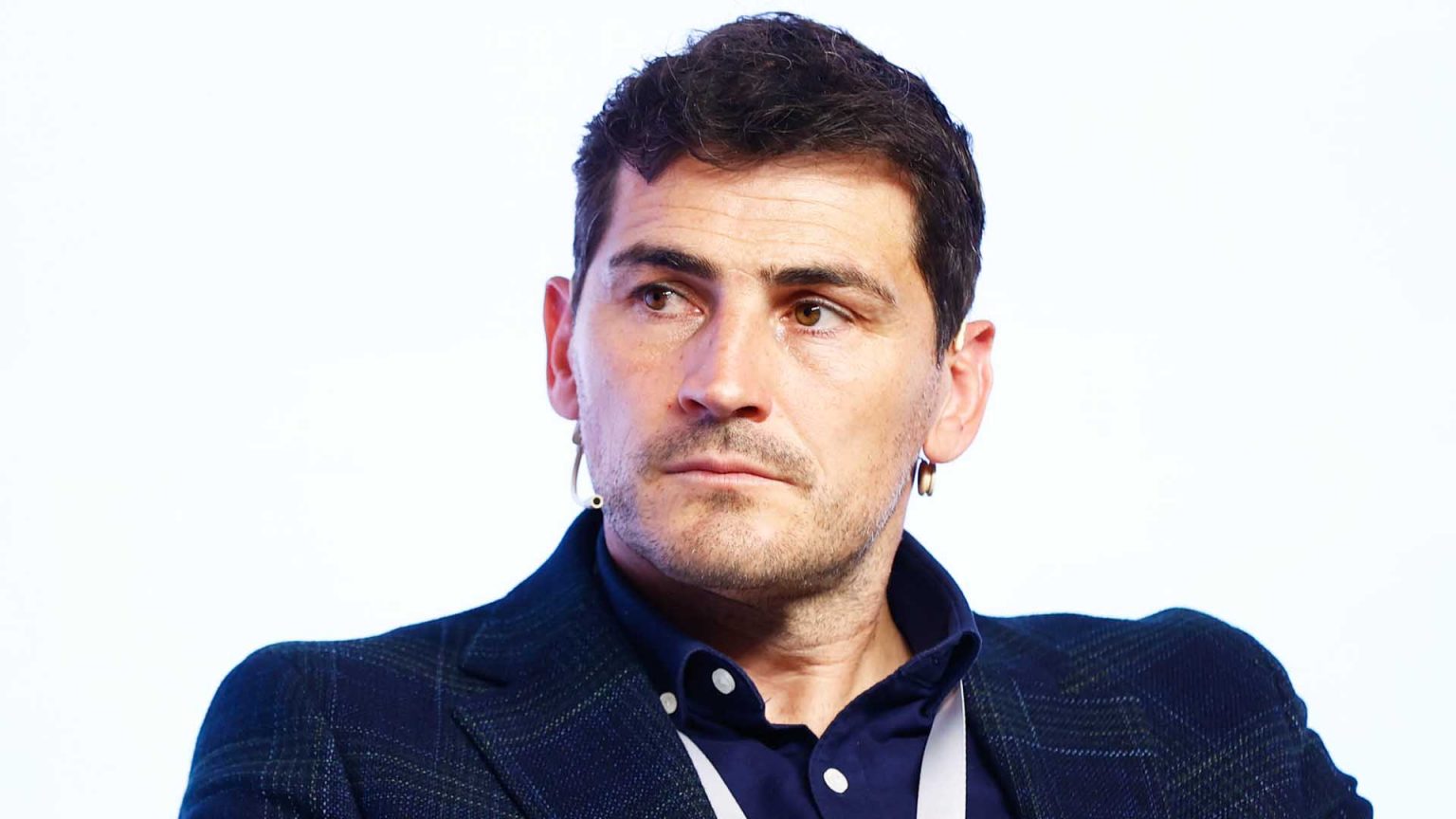 Iker Casillas se queda en Qatar: su hoja de ruta tras la operación de Sara Carbonero