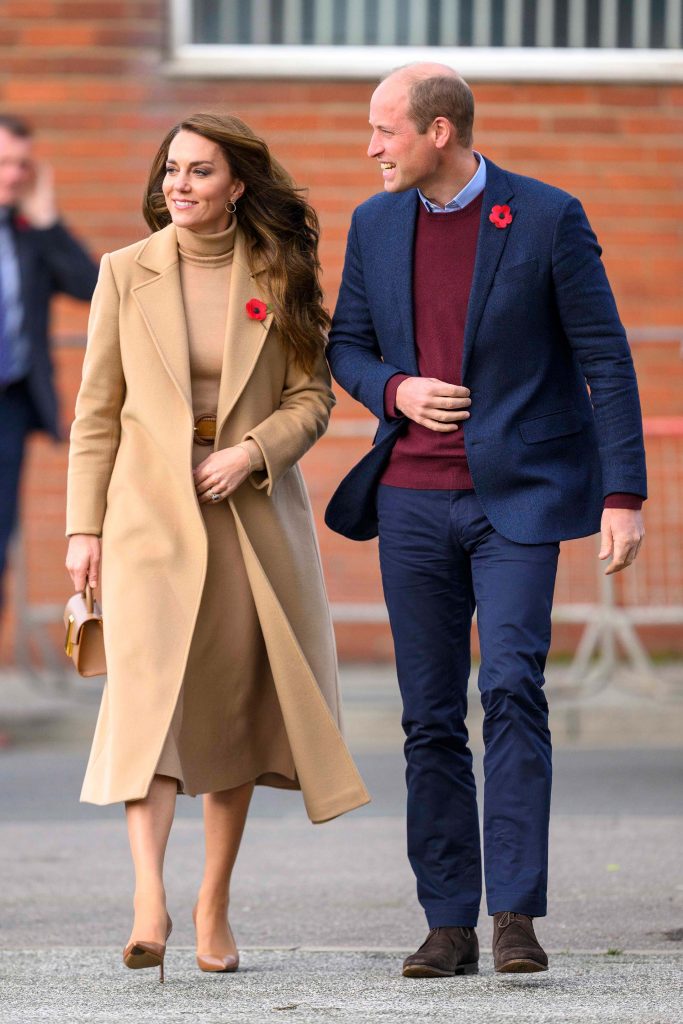 Kate Middleton reaparece con el perfecto look de otoño en camel