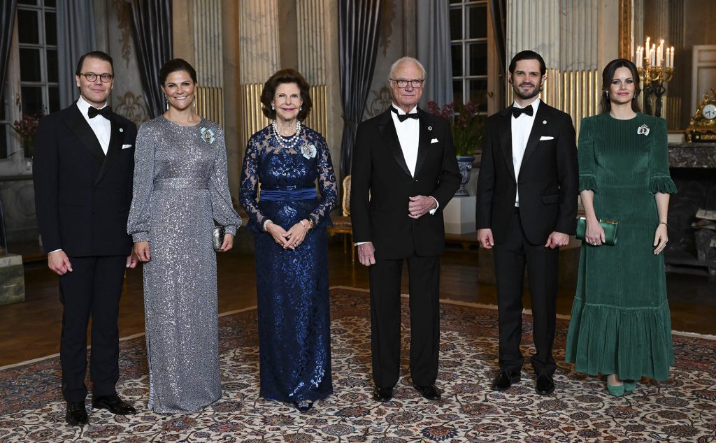 La comentada espalda al aire de Victoria de Suecia y el vestido de pana de la princesa Sofia en una gala