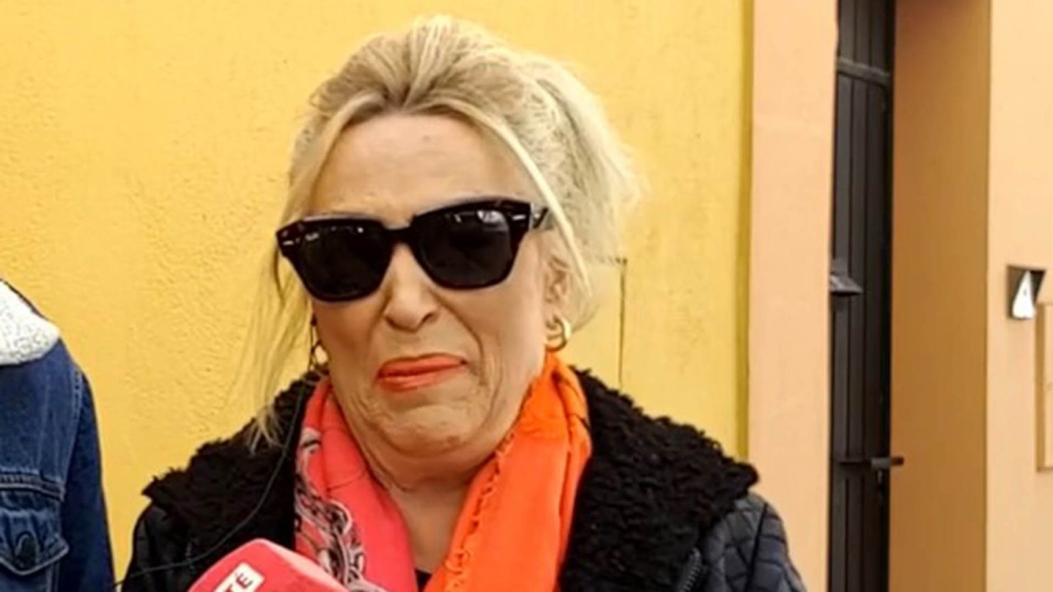 Lydia Lozano reaparece entre lágrimas tras la entrevista de Al Bano: “A mi madre le dio un parraque”
