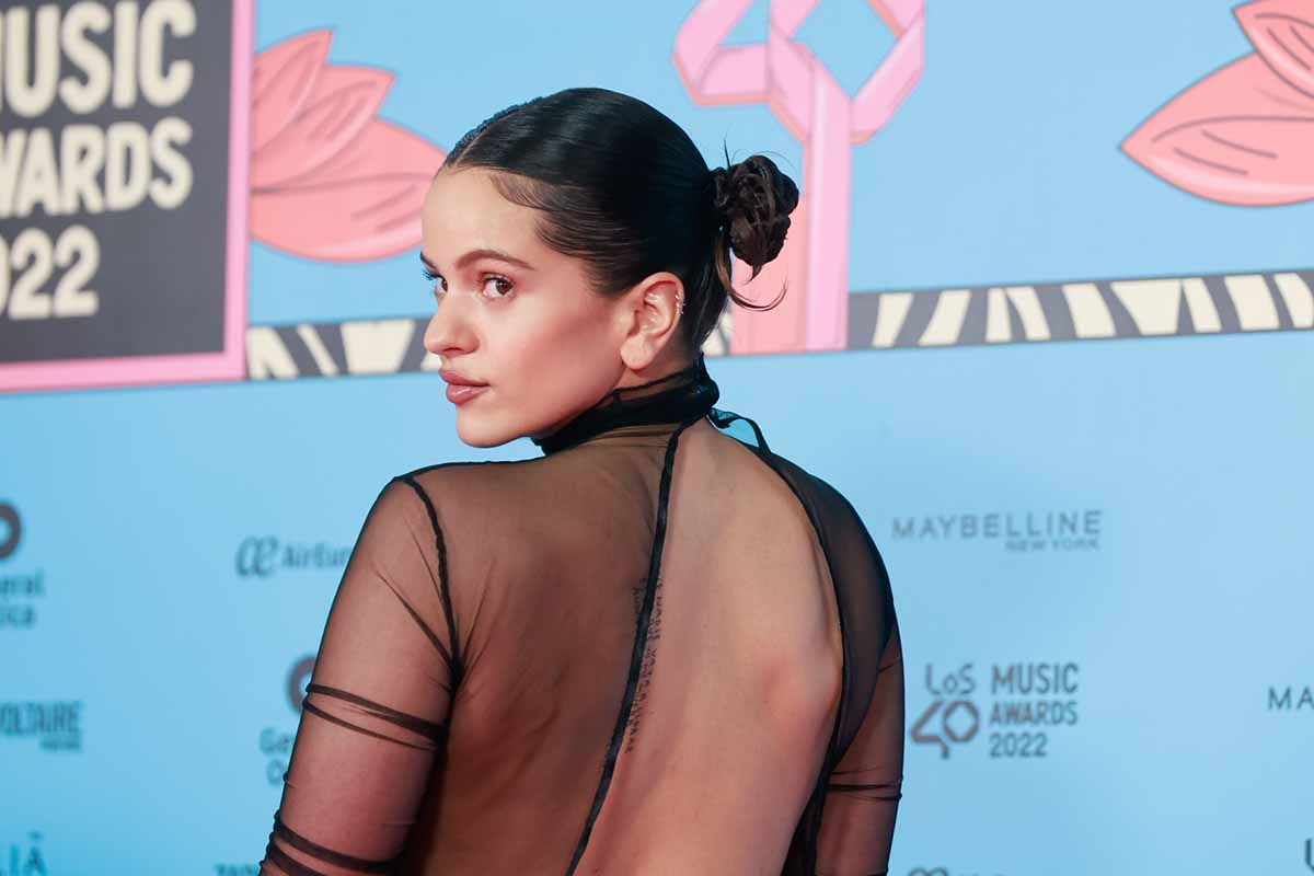 Rosalía deja plantada a la prensa en Los40 Music Awards