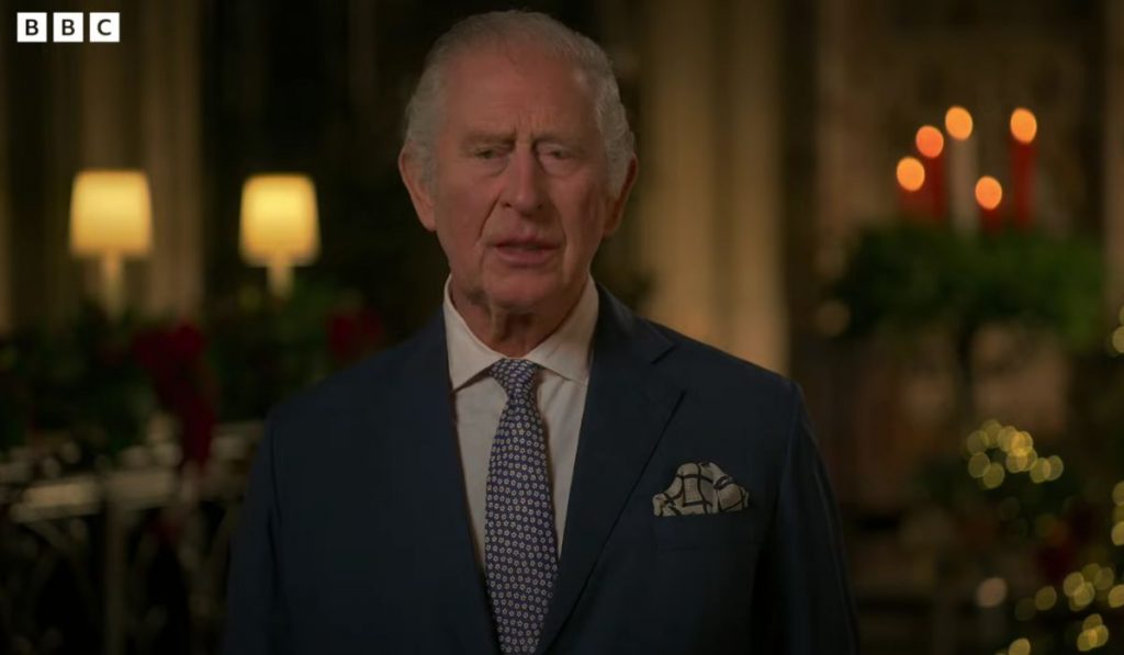Carlos III rinde tributo a la fe de Isabel II en su primer mensaje de Navidad como Rey de Inglaterra