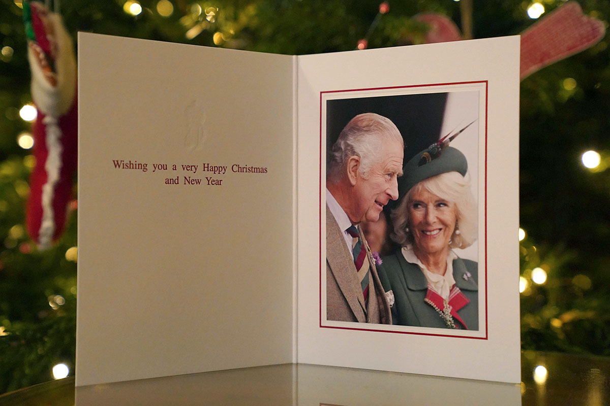 Carlos III y Camilla felicitan su primera Navidad como reyes en plena polémica