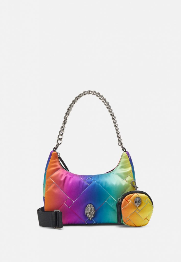Este es el bolso arcoíris de Ana Milán que ha enloquecido a las más 'fashionistas'