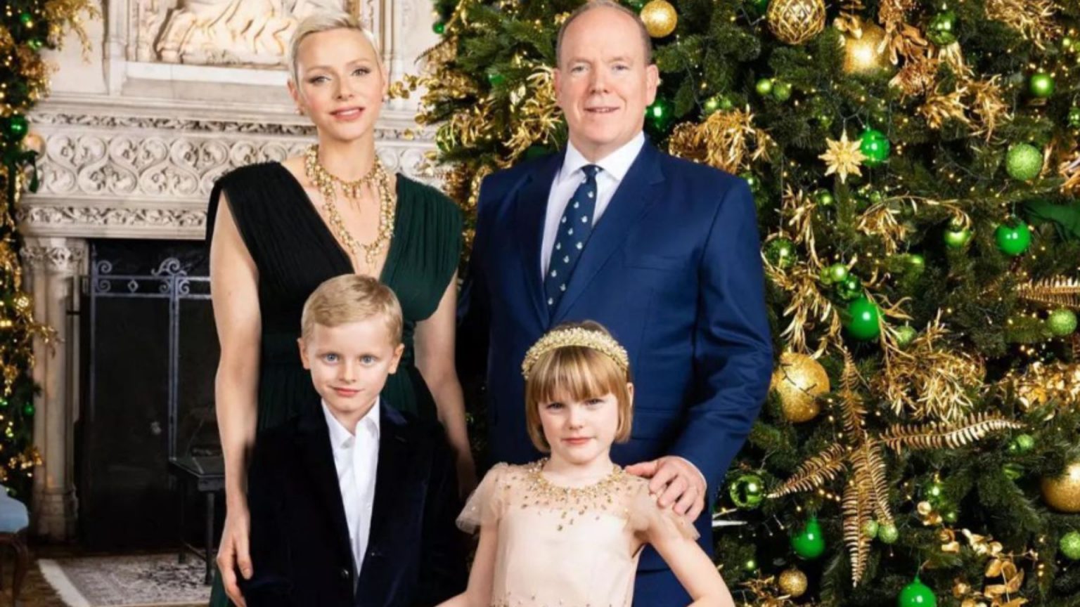 La pequeña Gabriella roba el protagonismo a Charlène en la felicitación navideña de la Familia Real de Mónaco