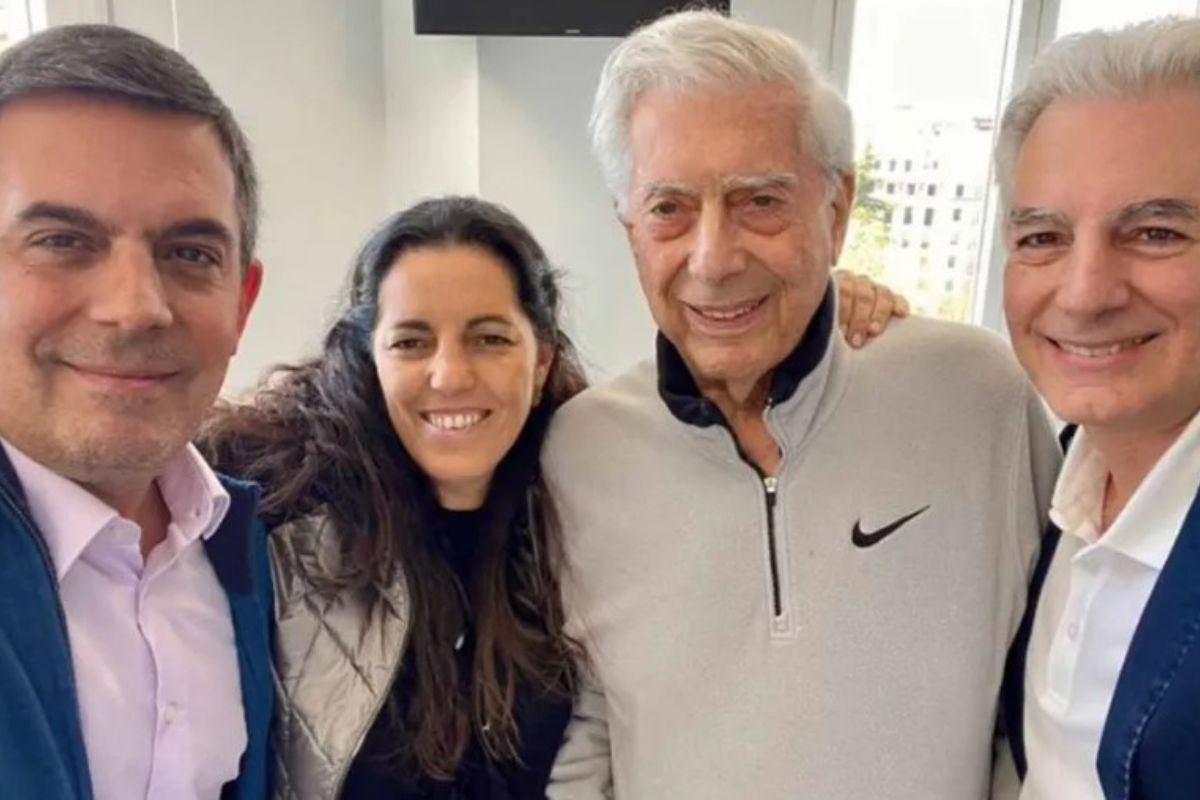 Los hijos de Mario Vargas Llosa, felices con la ruptura de su padre con Isabel Preysler: “La querían lejos de él”