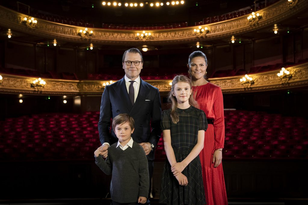Victoria de Suecia se lleva a sus hijos a la ópera ¡y pasa esto!