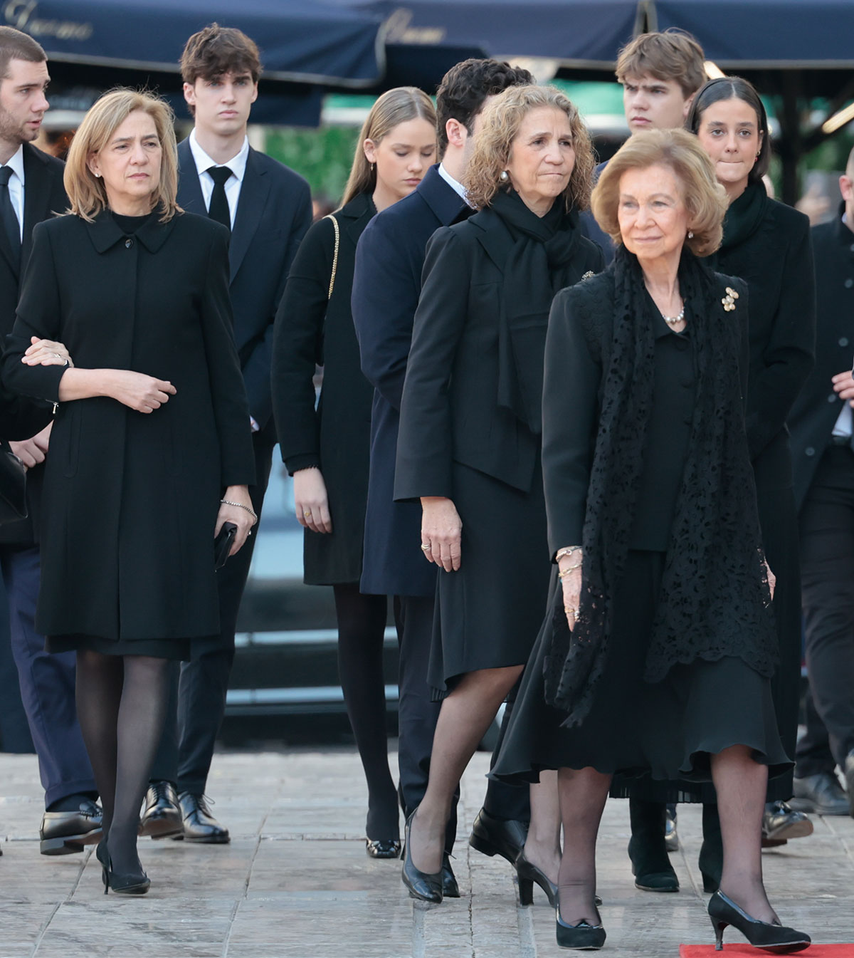 Irene Urdangarin reaparece junto a su familia en el funeral de Constantino de Grecia