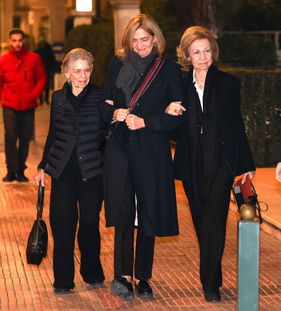 La Reina Sofía junto a la Infanta Cristina e Irene de Grecia. 