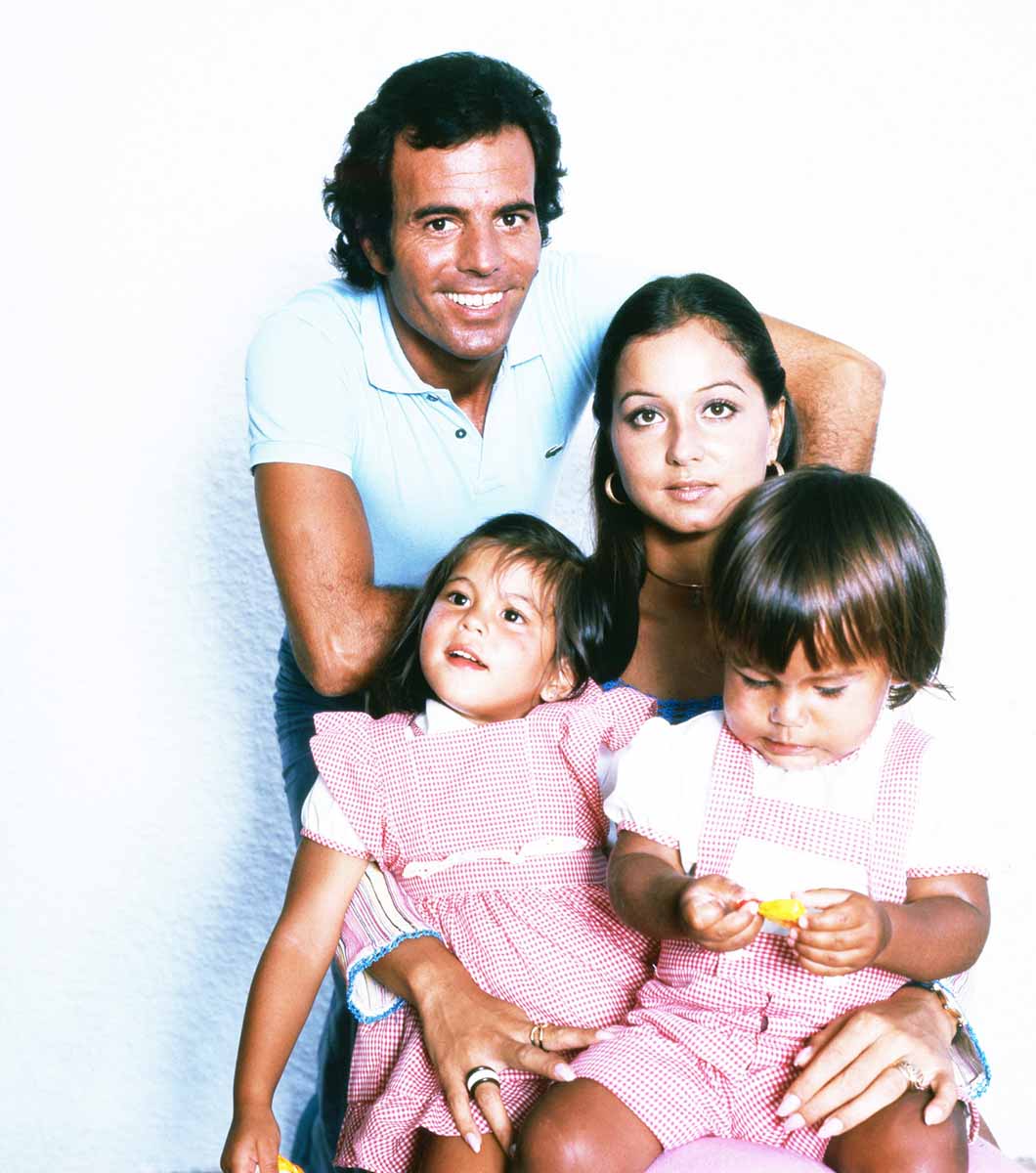 Portrait of singer Julio Iglesias with his wife Isabel Preysler and the children Chabeli and Julio Jose at his home in Cadiz, Spain 1974.