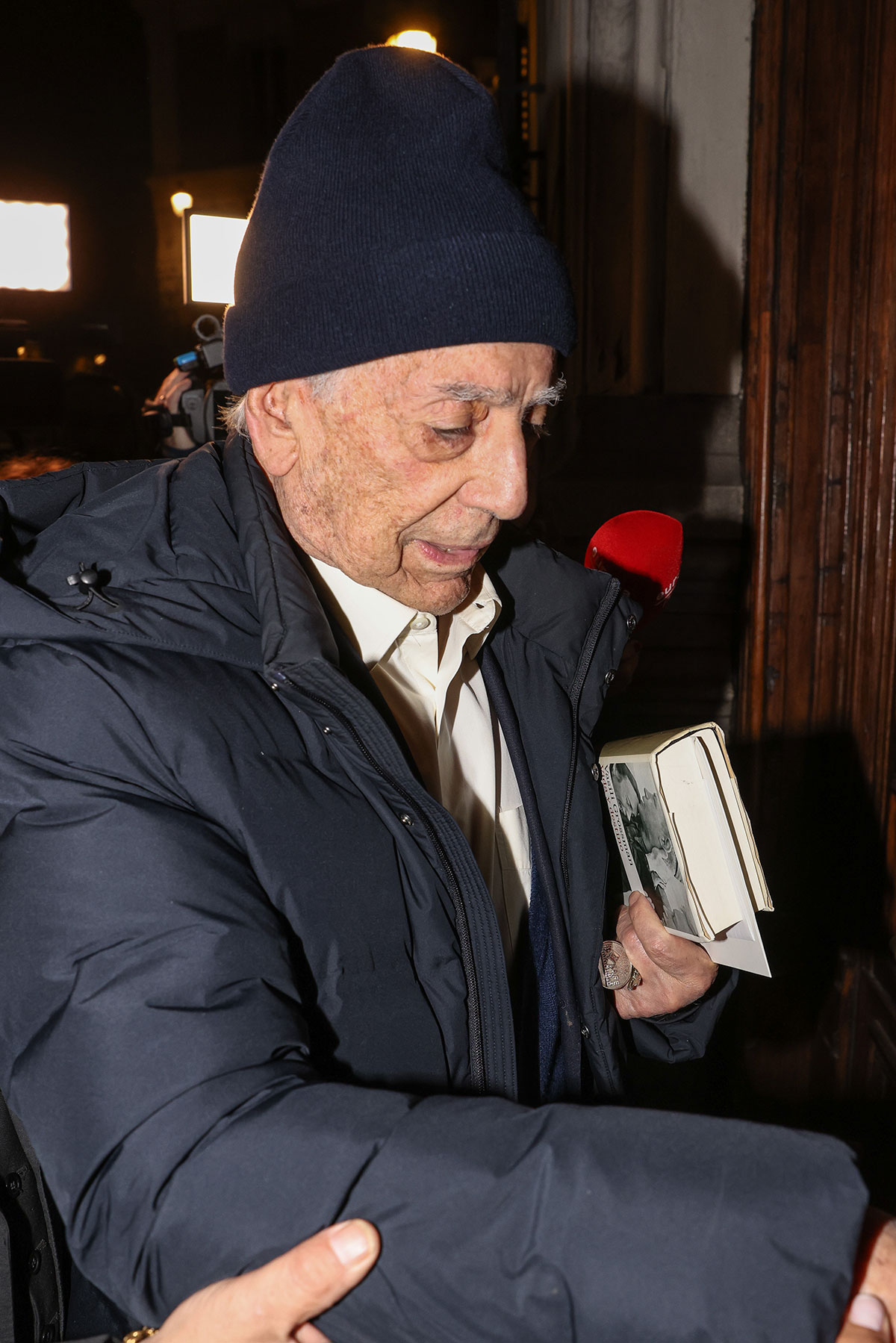 El Rey Juan Carlos irá al ingreso de Mario Vargas Llosa en la Academia francesa