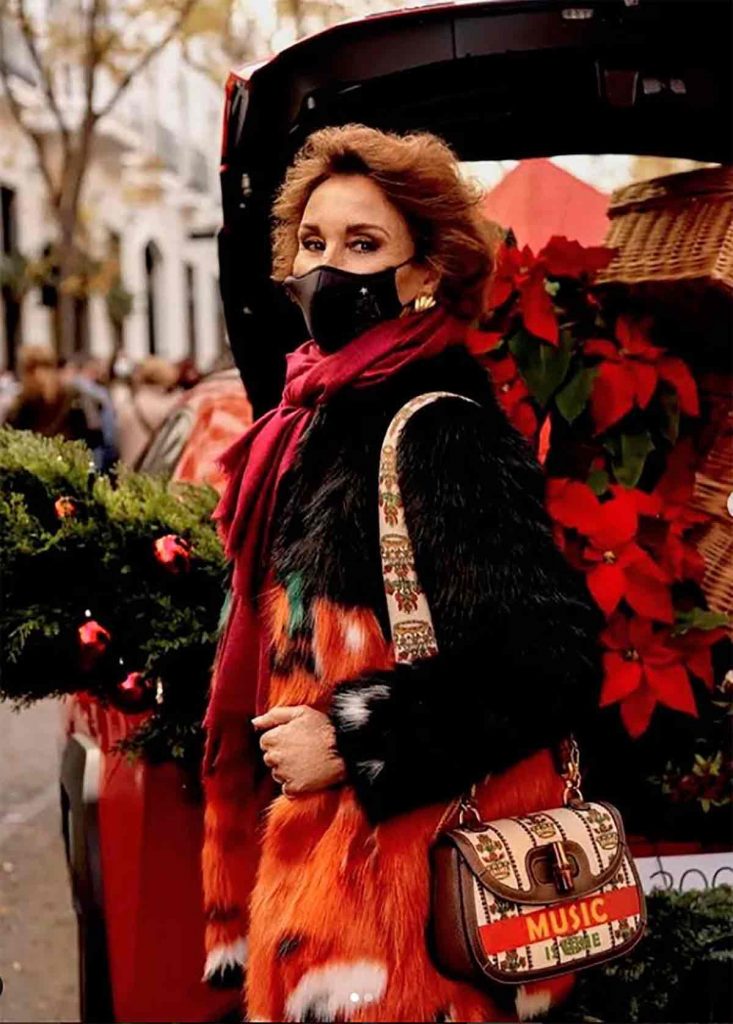 Nati Abascal y su exclusivo bolso 'vintage' de Chanel para deslumbrar en París