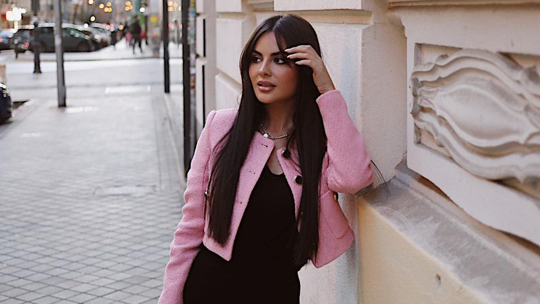 Alexia Rivas chaqueta tweed rosa