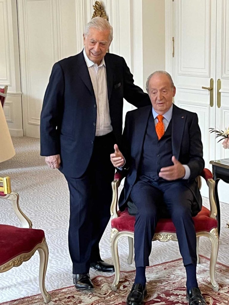 Rey Juan Carlos y Mario Vargas Llosa