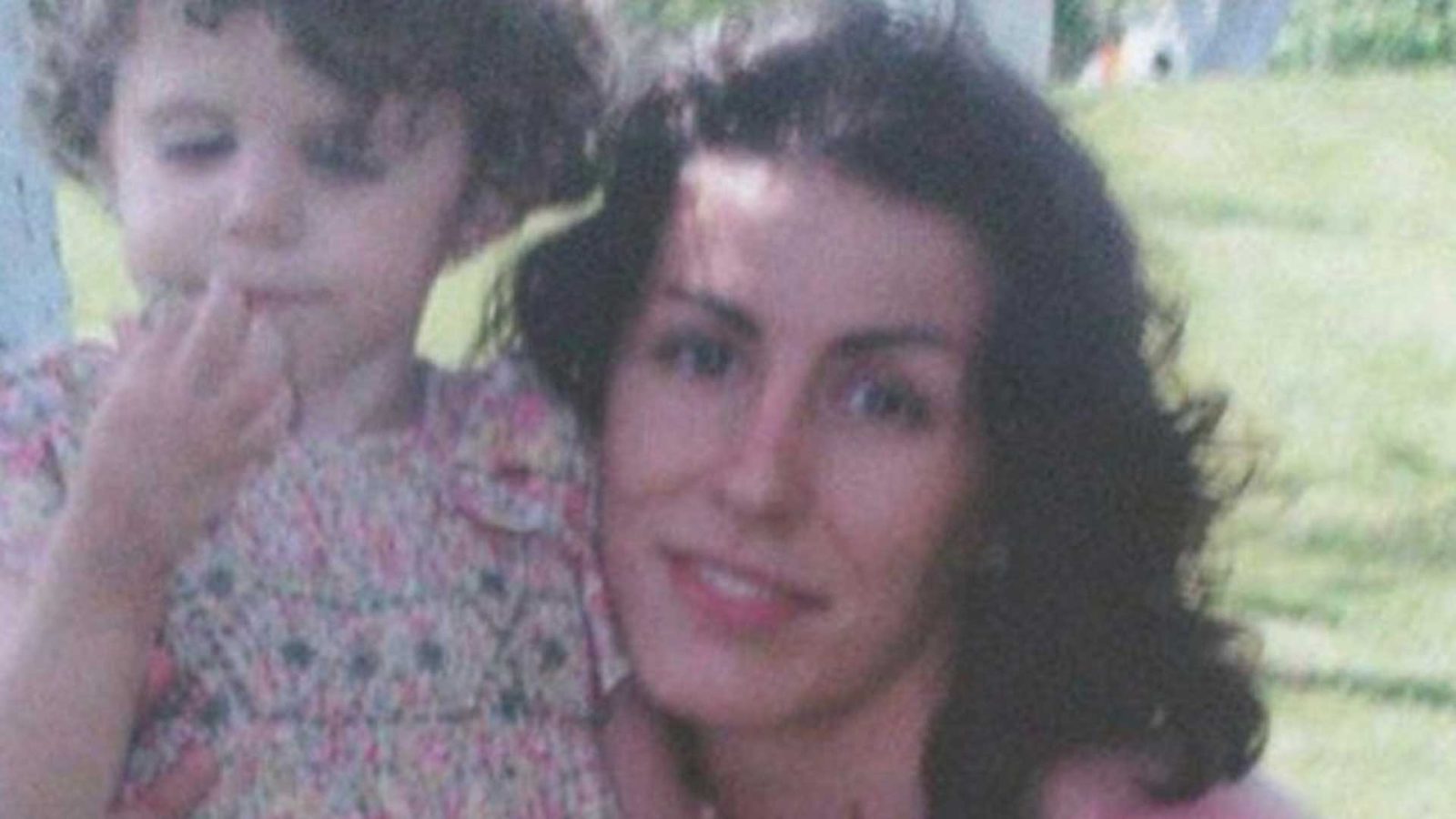 Carla Vigo recuerda a su madre, Érika Ortiz, en el 16 aniversario de su muerte