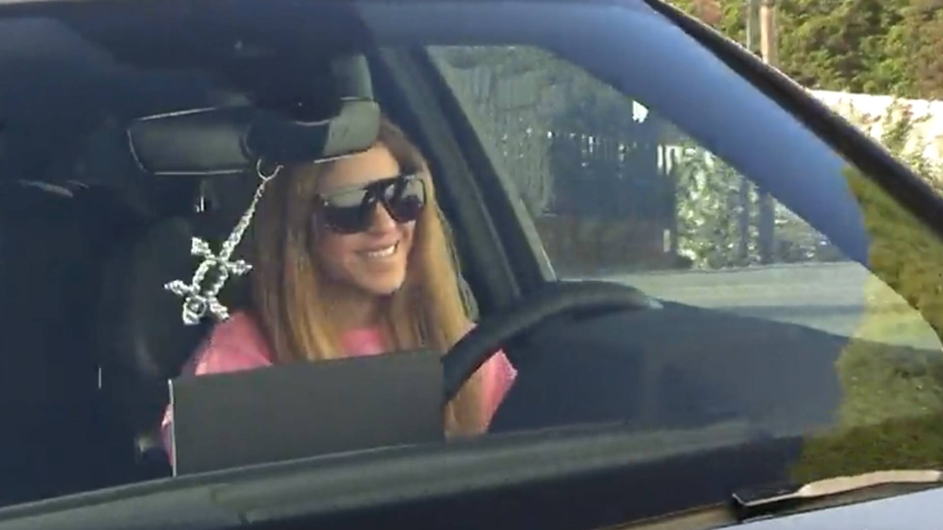 Shakira sonrisa coche