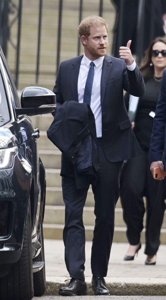El príncipe Harry, en junio de 2023, entrando en los juzgados de Londres 