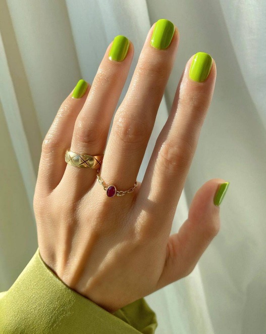 Estos son los 5 colores de uñas que arrasan esta primavera (y Tamara Falcó ya tiene su favorito)