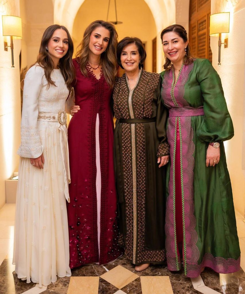 Ponemos cara a la madre y la hermana de Rania de Jordania tras una rara salida en público