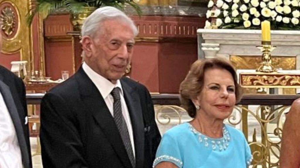 Mario Vargas Llosa tiende puentes con Isabel Preysler en su regreso a España