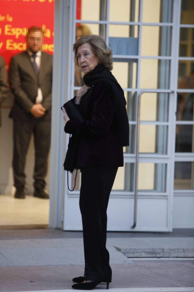 La Reina Sofía reaparece en los días más complicados de la Infanta Cristina