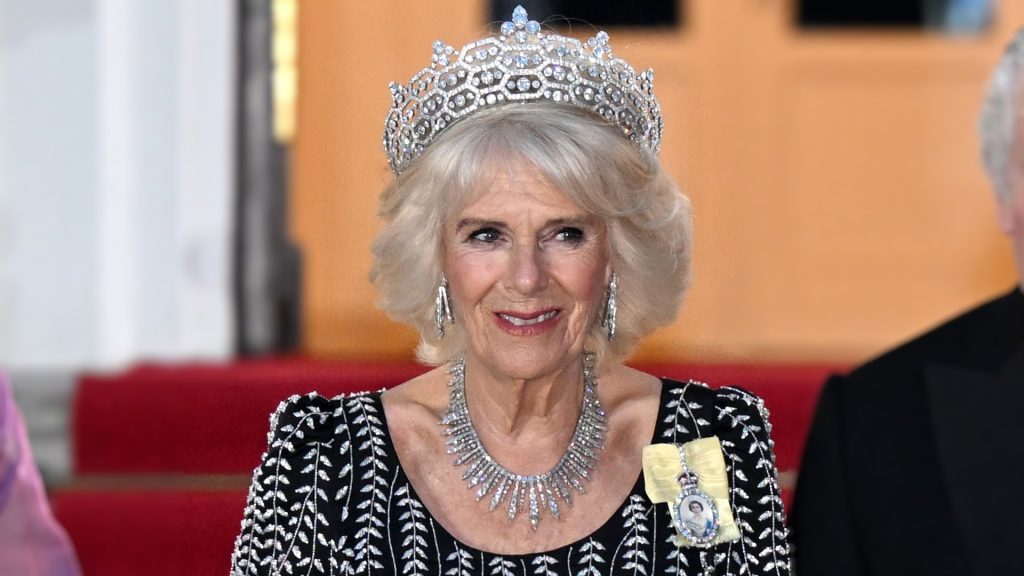 Los poderosos diamantes con los que Camilla impacta en su primer viaje como reina a Alemania